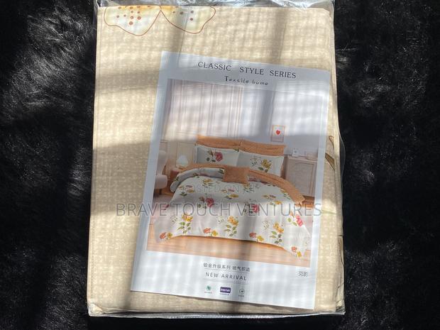 King Size 2 Bedsheet With 4 Pillow Case - 00392 · Photo 4