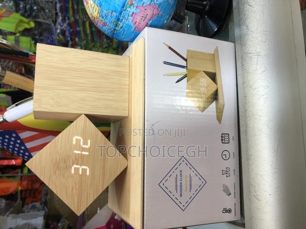 Wooden Clock Pen Holder · Photo 3