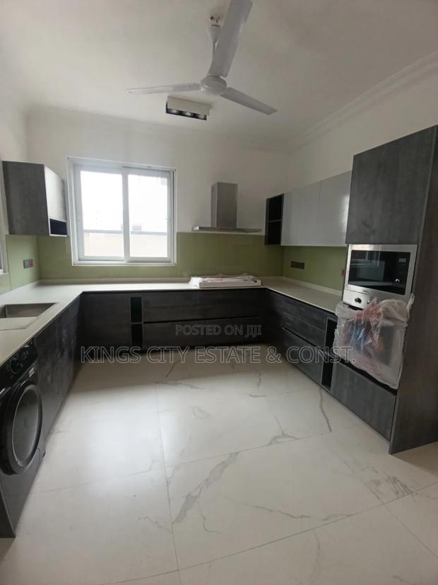 4bdrm House in Pres-Kuffour-Street, Dworwulu for rent photo 8