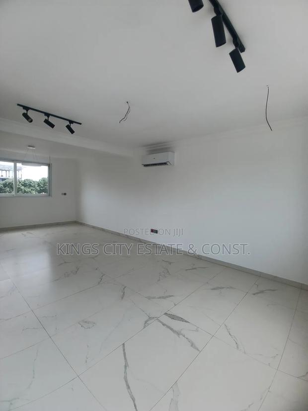 4bdrm House in Pres-Kuffour-Street, Dworwulu for rent photo 5