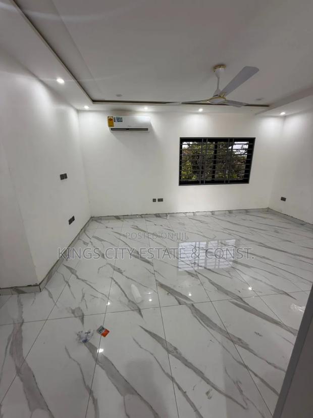 4bdrm House in Pres-Kuffour-Street, Dworwulu for rent photo 4