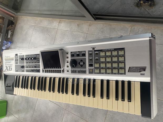 Roland Fantom X6 · Photo 4