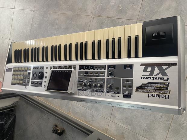 Roland Fantom X6 · Photo 3