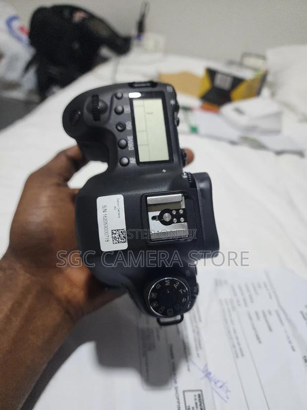 Home Used // Canon 6d // Mint Condition// 6months Warranty photo 2