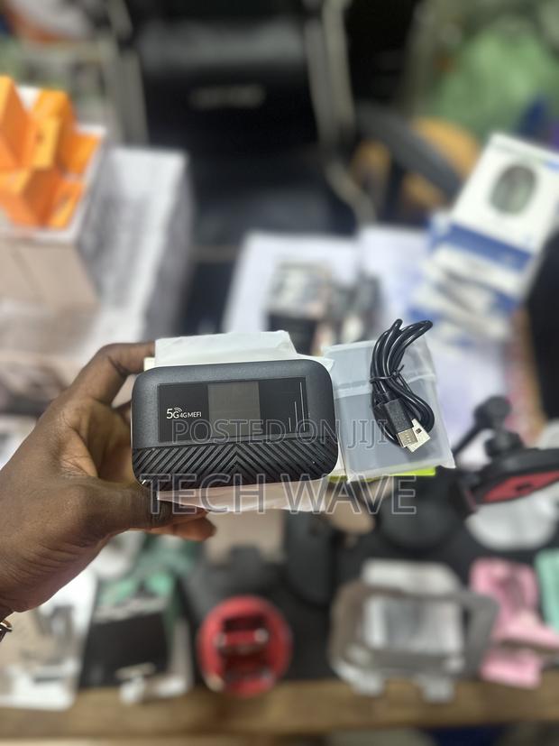 Universal Pocket Wifi and Power Bank photo 3