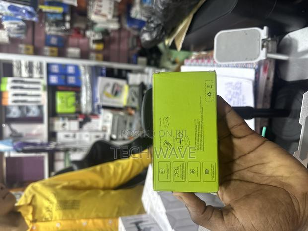 Universal Pocket Wifi and Power Bank photo 2