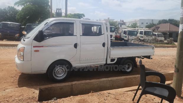 Hyundia Porter Double Cube Truck photo 4