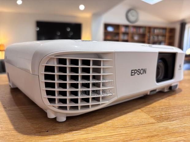 Epson Eb-X49 Projector 3600 Lumens in a Box From Uk (Free Delivery) photo 2