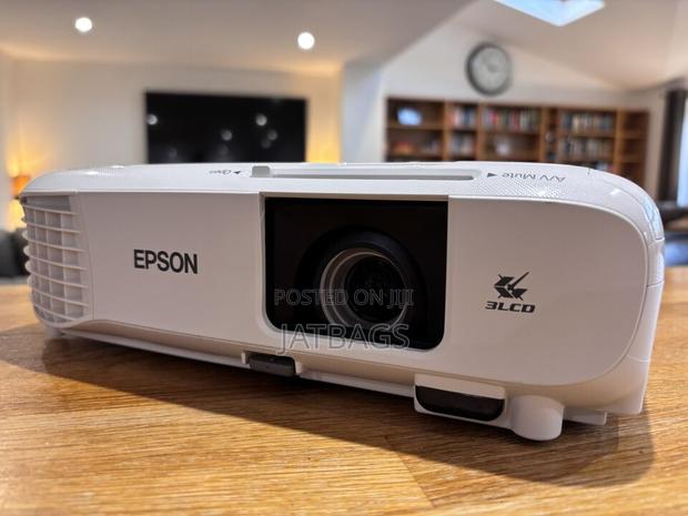 Epson Eb-X49 Projector 3600 Lumens in a Box From Uk (Free Delivery) photo 3