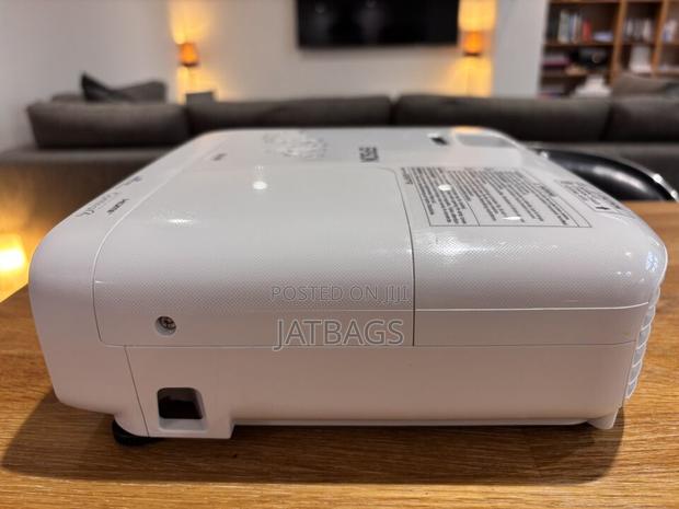 Epson Eb-X49 Projector 3600 Lumens in a Box From Uk (Free Delivery) photo 5