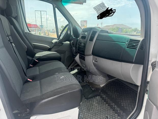 Mercedes-Benz Sprinter 2015 Black