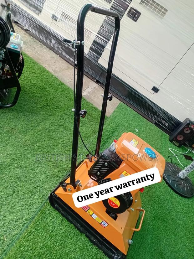 Easy Start Plate Compactor · Photo 2