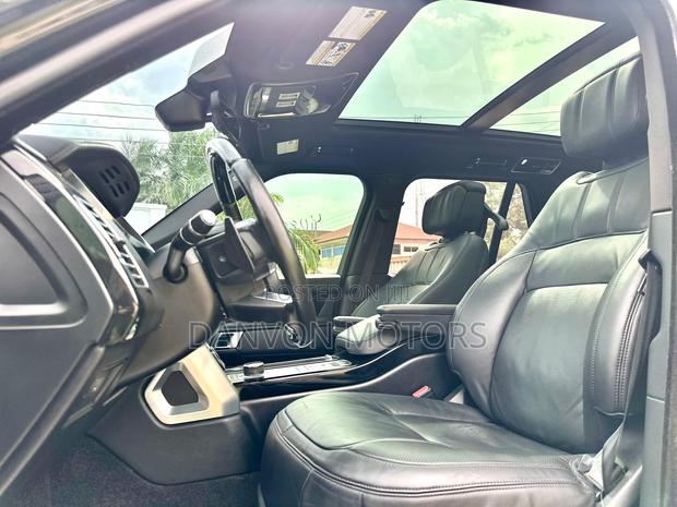 Land Rover Range Rover Vogue 2022 Black photo 9