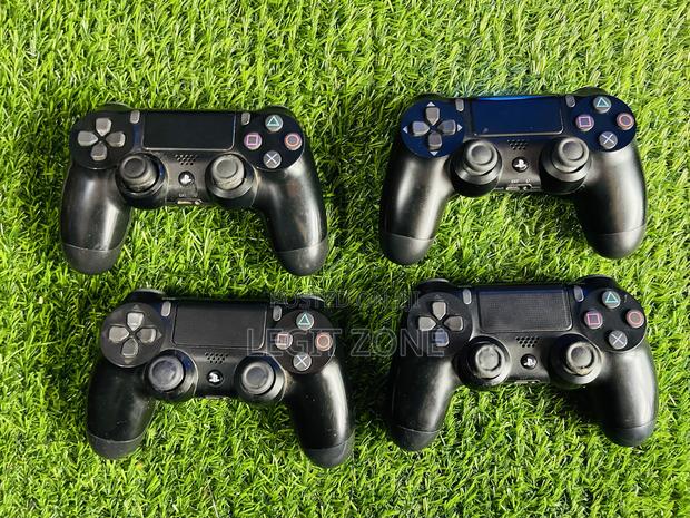 Ps4 Home Use Original Controllers Available · Photo 1