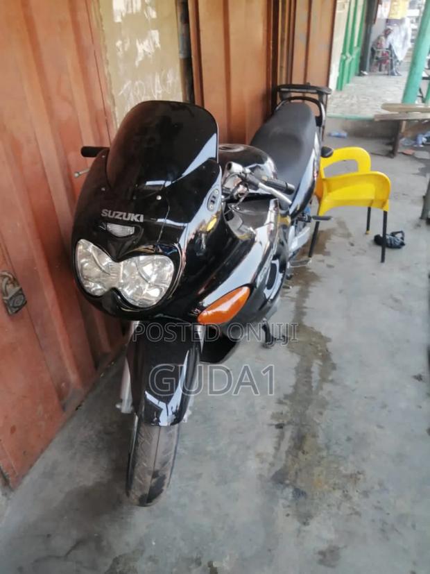 Suzuki 750 2012 Black · Photo 4