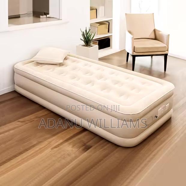 Quality Raise Single Size Air Mattress With Built-in Pump · Photo 2