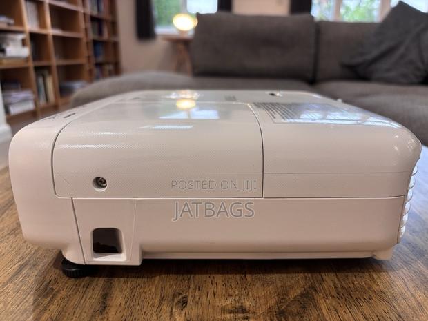 Epson Eb-E20 Projector 3400 Lumens (Free Delivery) - Uk Used photo 3