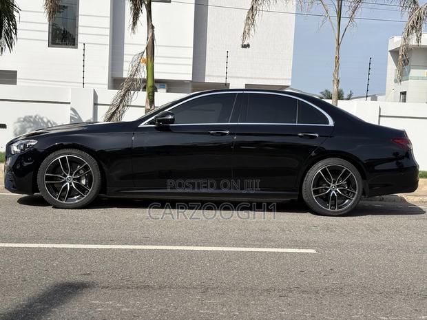Mercedes-Benz E350 2020 Black · Photo 4