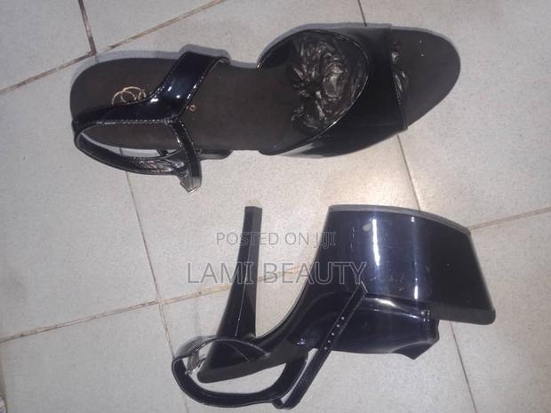 Black Plat Form High Heel Sandals · Photo 3