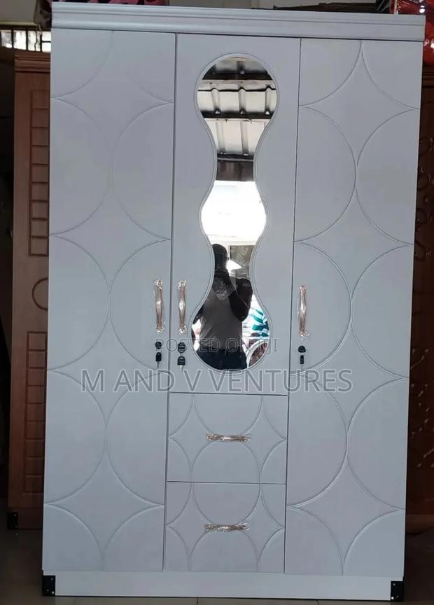White Wardrobe Qmn67tg