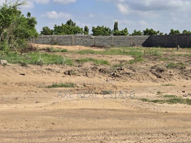 Discount Offers (Titled Plots) at Tema Community 25 · Photo 4