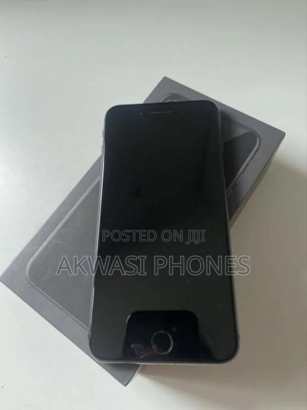 New Apple iPhone 8 Plus 256 GB Black photo 2