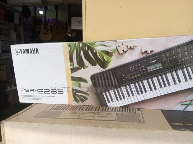 Yamaha Keyboard PSR-283 · Photo 4