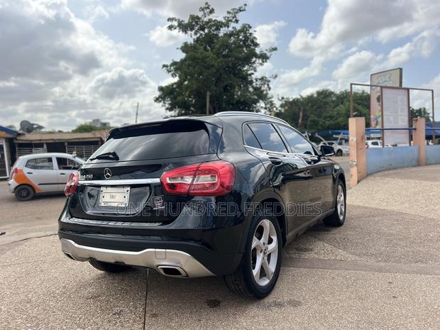 Mercedes-Benz CLA-Class 2018 Black