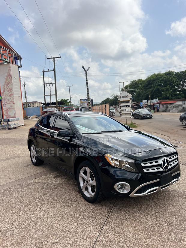 Mercedes-Benz CLA-Class 2018 Black