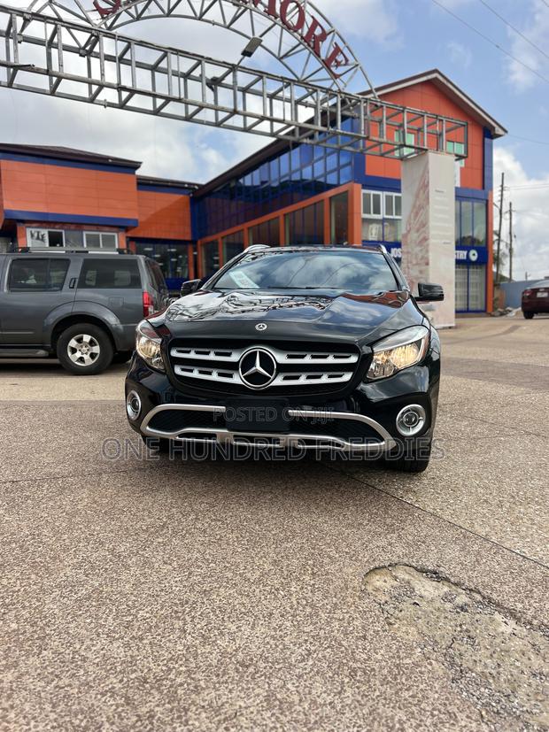 Mercedes-Benz CLA-Class 2018 Black