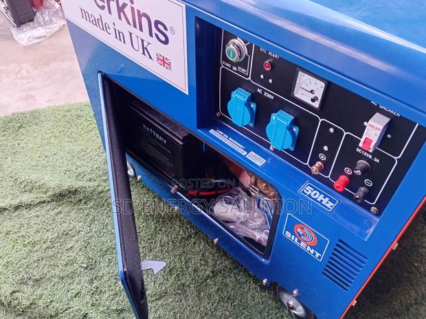 Massive Perkins Generator 10kva Silent Diesel Perkins · Photo 2