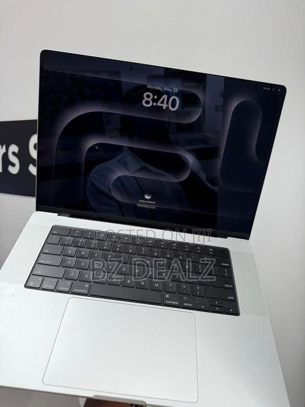 New Laptop Apple MacBook Pro 16GB Apple M3 Pro SSD 512GB