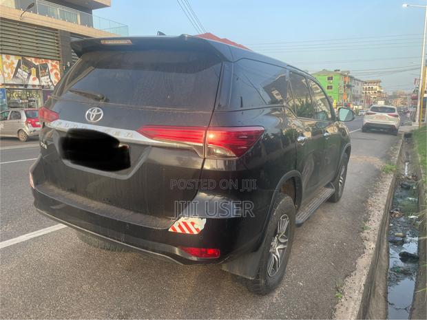 Toyota Fortuner 2.4 D RWD 2021 Black