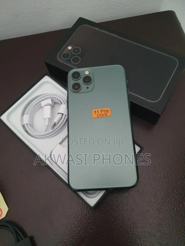 New Apple iPhone 11 Pro 256 GB Gray photo 2