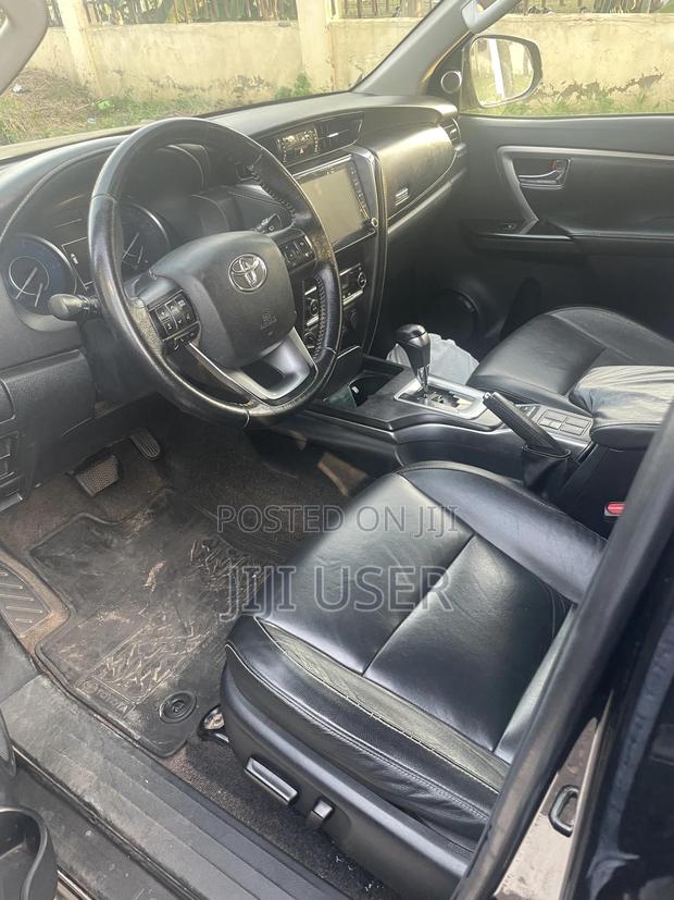 Toyota Fortuner 2.4 D RWD 2021 Black