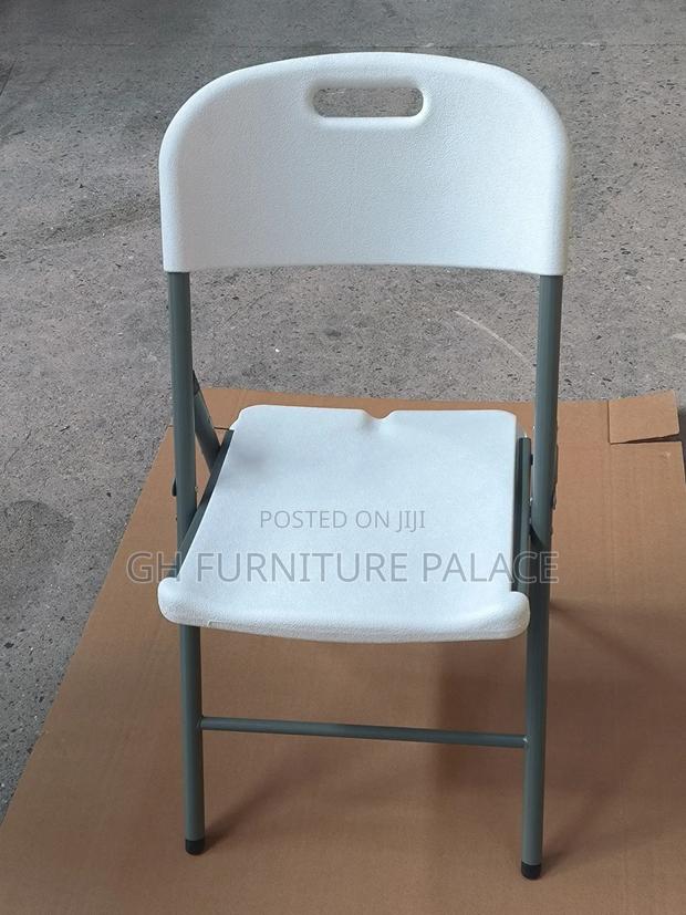 Folded Chair for Sale · Photo 2