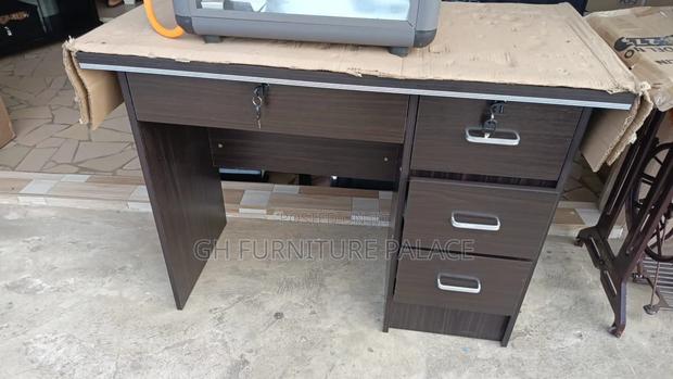 A Computer Desk With Three Drawers (Black) · Photo 2
