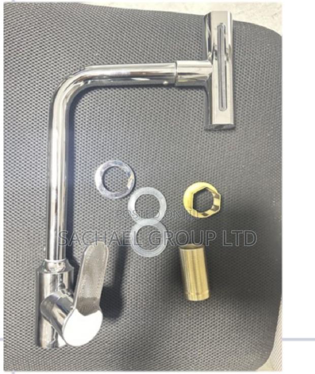 Pulling Kitchen Faucet · Photo 4