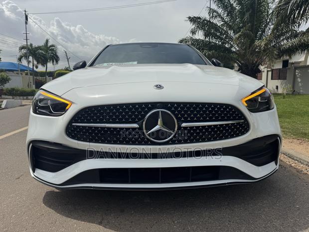 Mercedes-Benz C300 2024 White · Photo 1