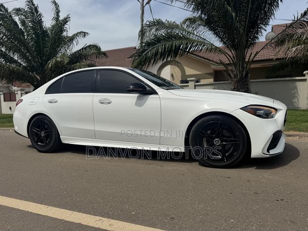 Mercedes-Benz C300 2024 White · Photo 3