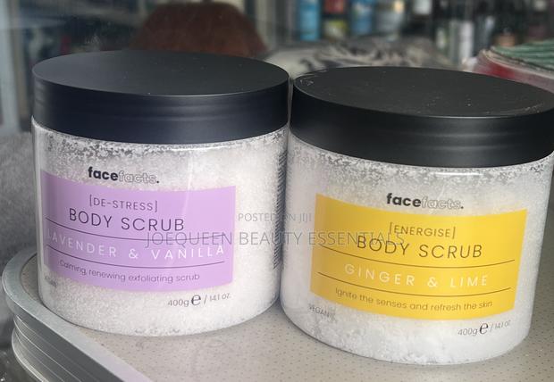 Face Facts Body Scrub · Photo 3