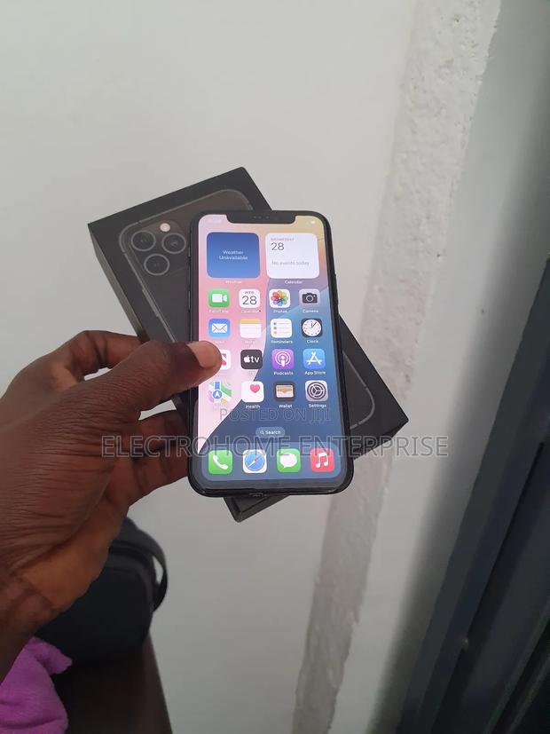 New Apple iPhone 11 Pro 64 GB Gray photo 2