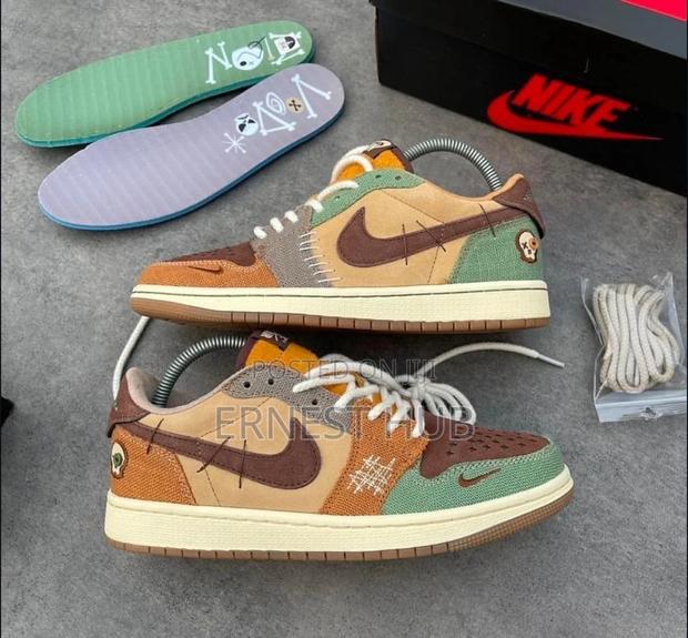 Air Jordan 1 Low Voodoo · Photo 3