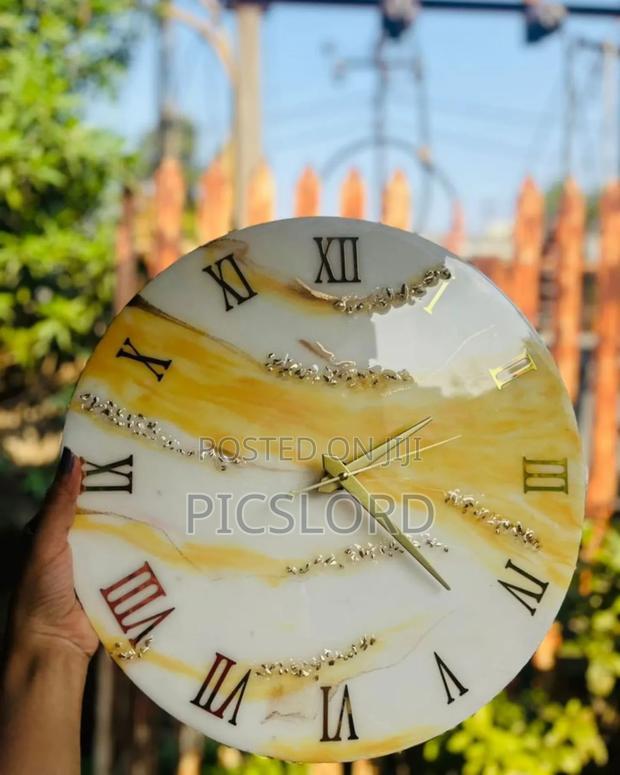 Customize Clocks · Photo 4