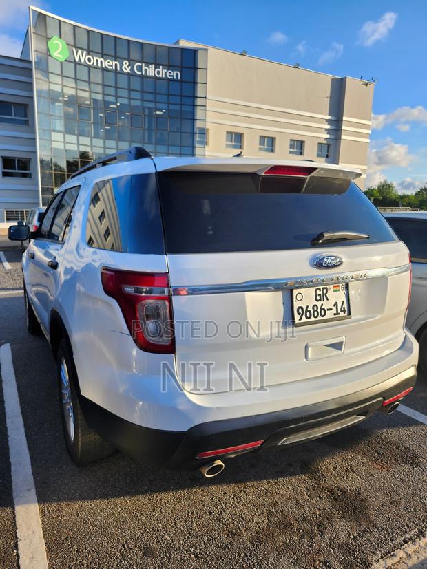 Ford Explorer 2014 White photo 2