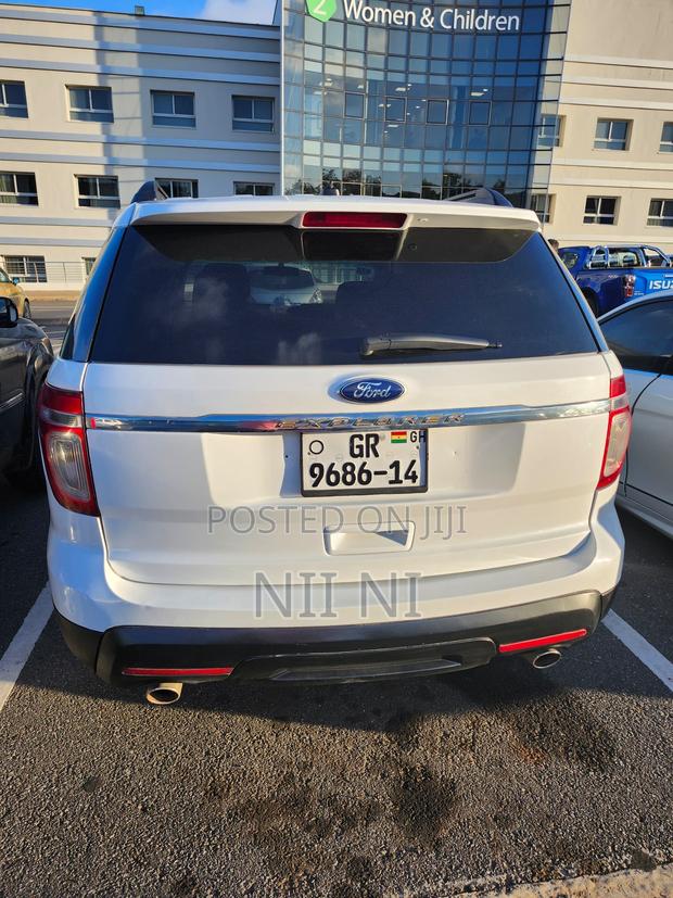 Ford Explorer 2014 White photo 5