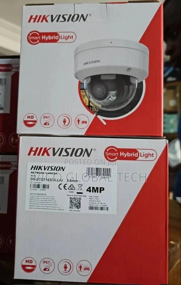 Hikvision Ds-2cd1143g2-Liuf 4mp Outdoor Network Dome Camera · Photo 1