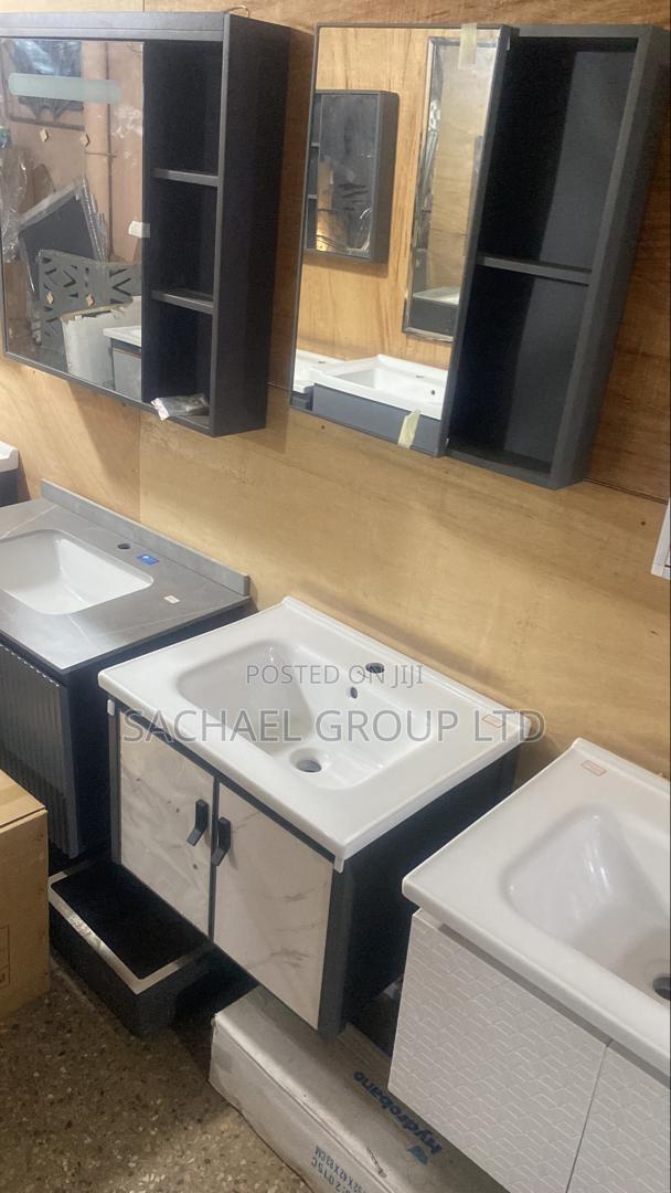 Small Cabinet Basin 60cm · Photo 4