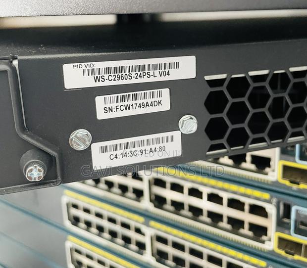 Cisco Catalyst 2960s 24port Poe+ photo 2