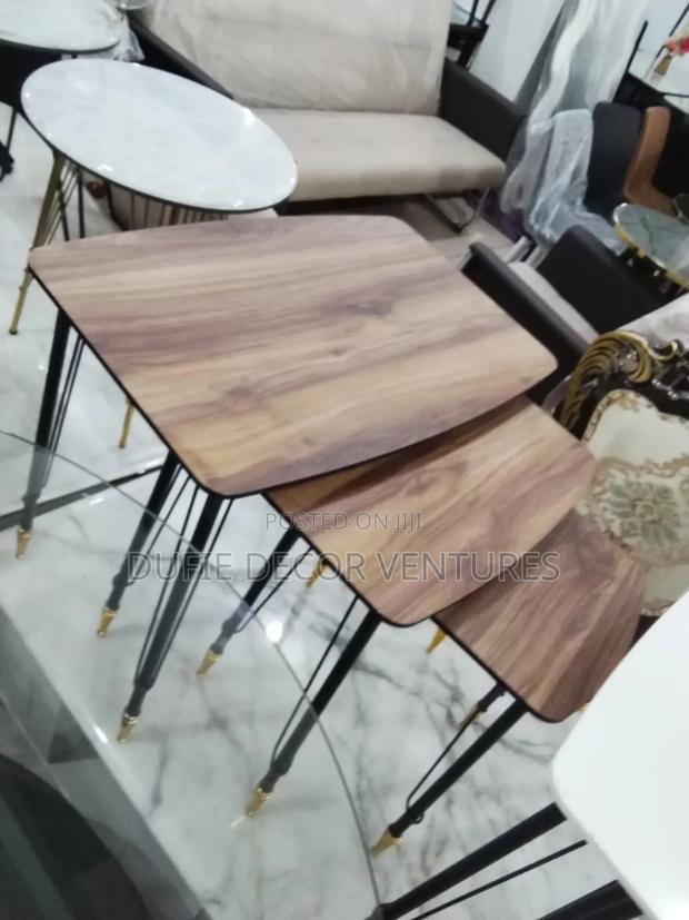 Brown Coffee Table · Photo 1